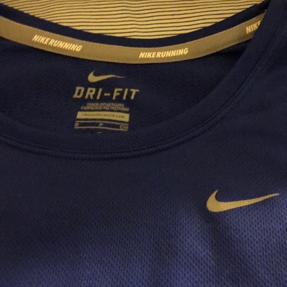 NIKE dri fit - Picture 2 of 4